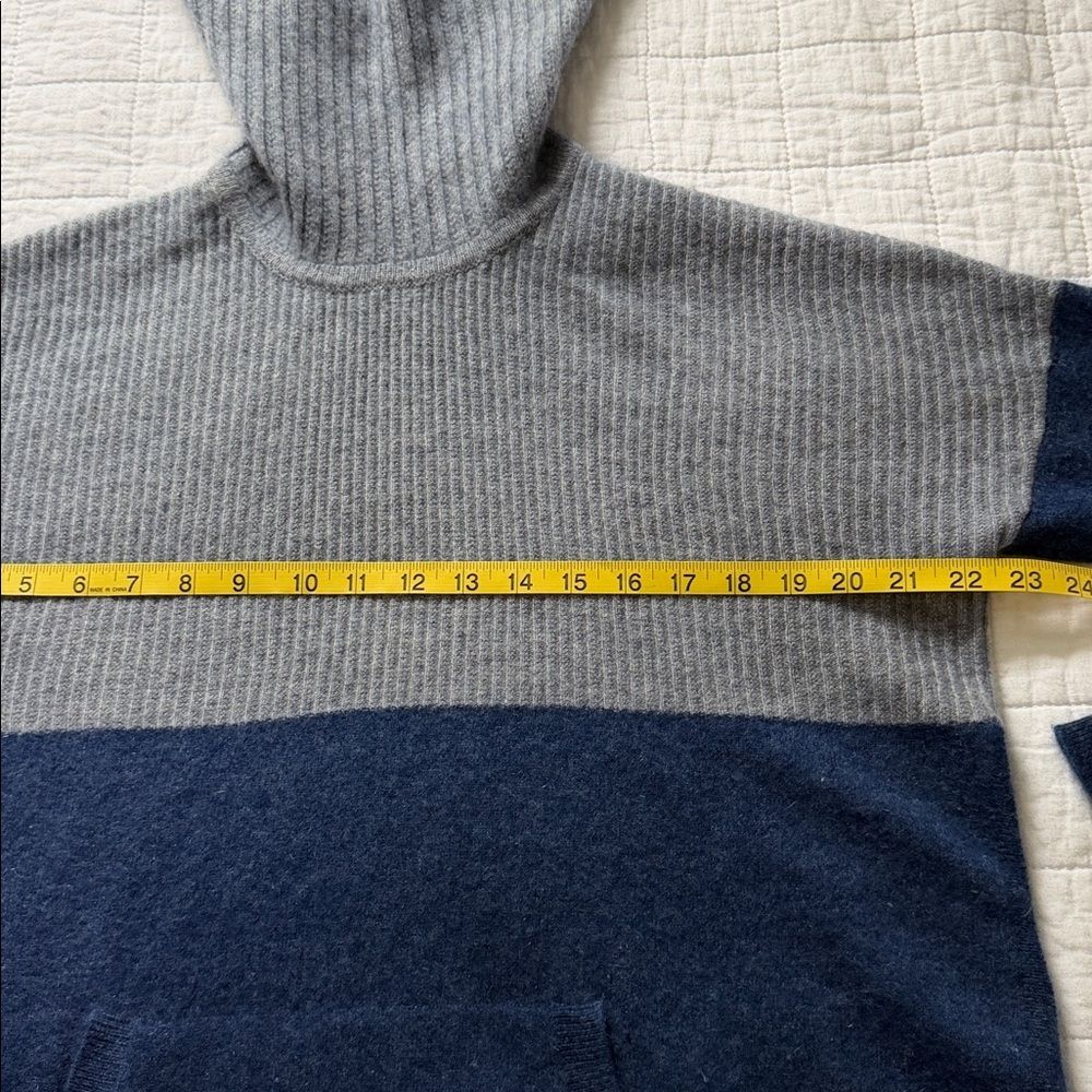 Max Studio 100% 2-Ply Cashmere Colorblock Turtleneck Sweater Size M Gray Blue - Picture 7 of 9